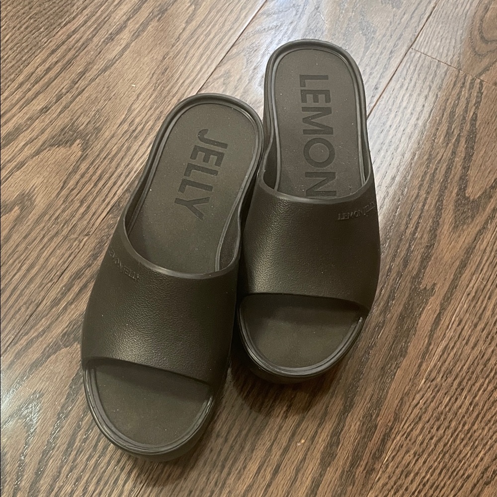 Lemon Jelly Women's Black heeled slides